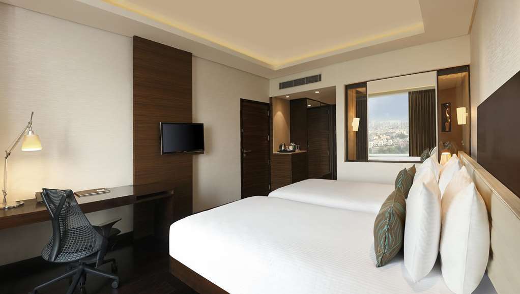 Doubletree By Hilton Gurugram Baani Square Hotel Gurgaon Quarto foto